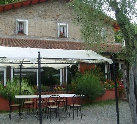 Gli Ulivi Bed & Breakfast Fosdinovo Dış mekan fotoğraf