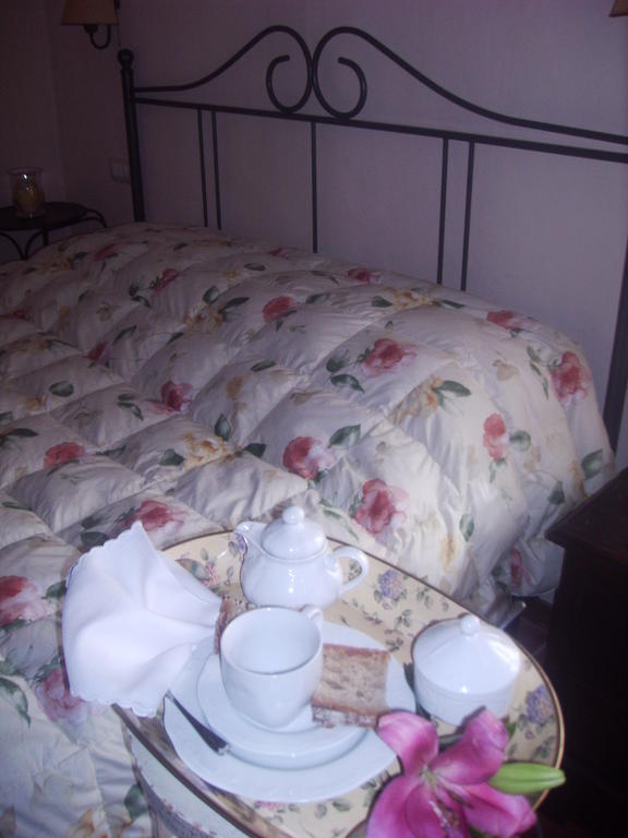 Gli Ulivi Bed & Breakfast Fosdinovo Oda fotoğraf